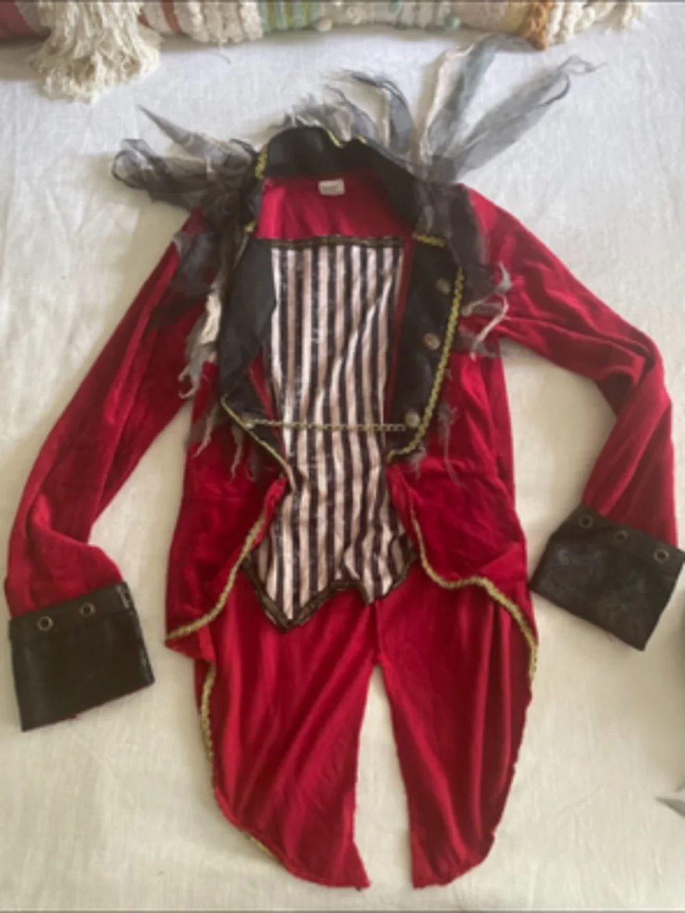 Halloween Kids Daring Ringleader Costume. Circus ringmaster costume. Child XL.